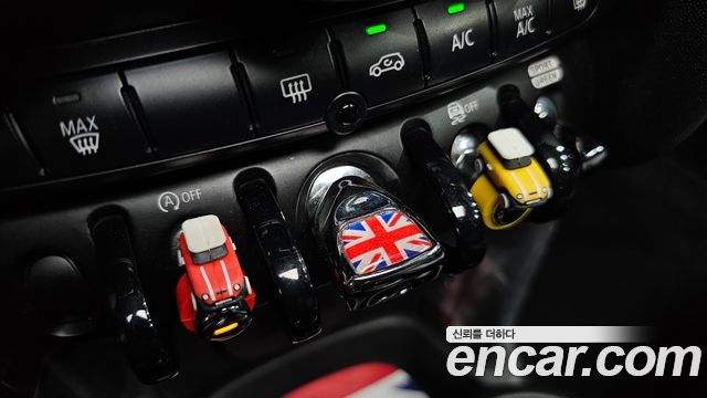Mini Cooper 2021 — photo 27