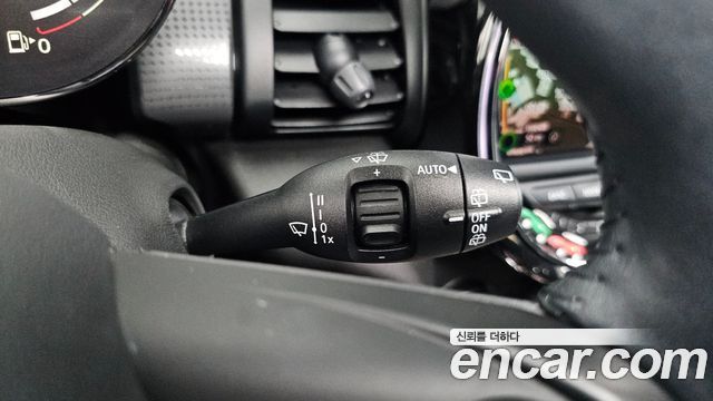 Mini Cooper 2021 — photo 28