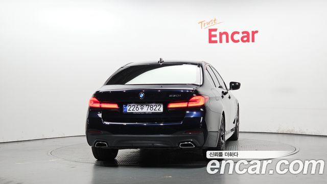 BMW 5-Series 2022 — photo 2