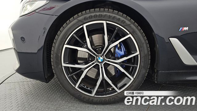 BMW 5-Series 2022 — photo 5