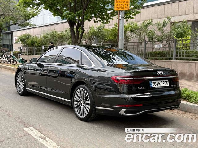 Audi A8 2023 — photo 3
