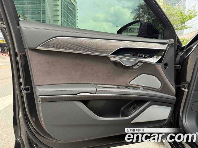 Audi A8 2023 — photo 7