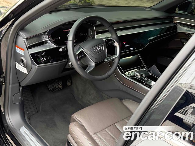 Audi A8 2023 — photo 9