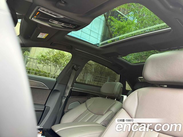 Audi A8 2023 — photo 13