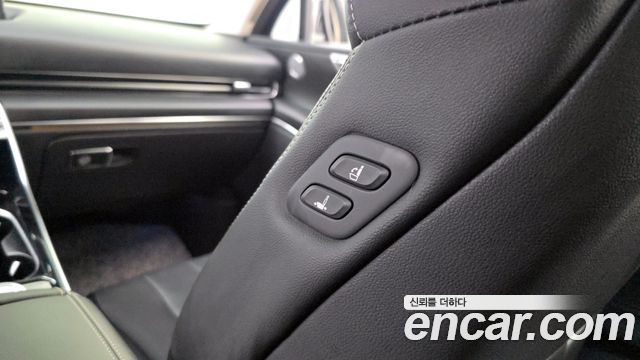 Genesis GV80 2021 — photo 29