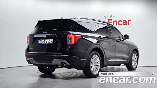 Ford Explorer 2023 — photo 2
