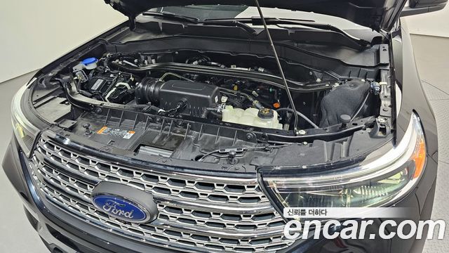Ford Explorer 2023 — photo 6