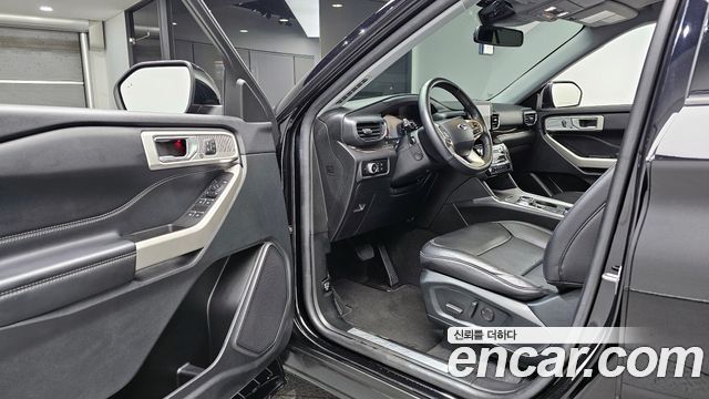 Ford Explorer 2023 — photo 13