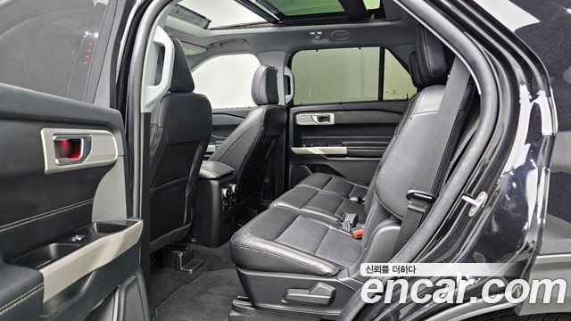 Ford Explorer 2023 — photo 18