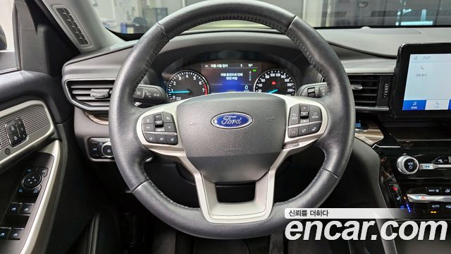 Ford Explorer 2023 — photo 19