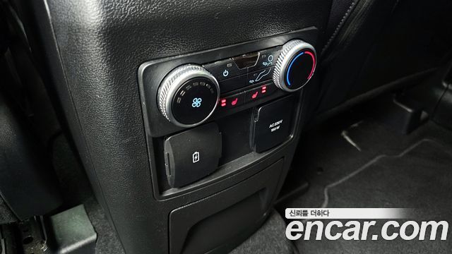 Ford Explorer 2023 — photo 27