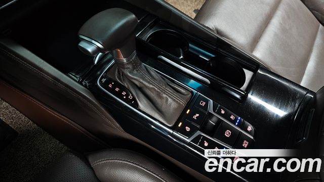 Kia K7 2018 — photo 9