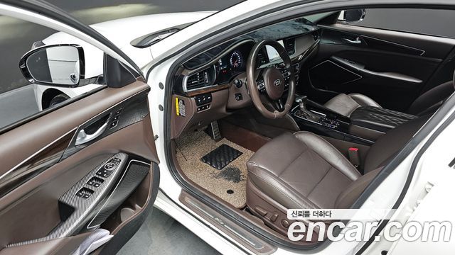 Kia K7 2018 — photo 11