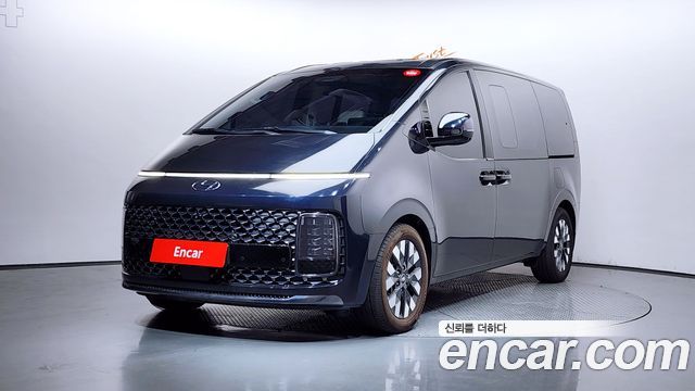 Hyundai Staria 2022 — photo 1