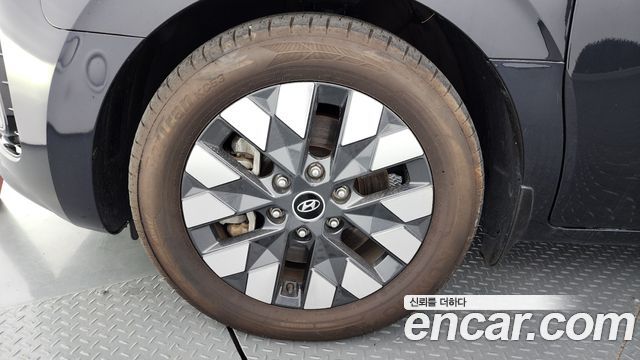 Hyundai Staria 2022 — photo 5