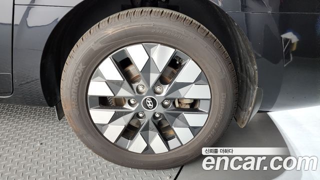 Hyundai Staria 2022 — photo 7