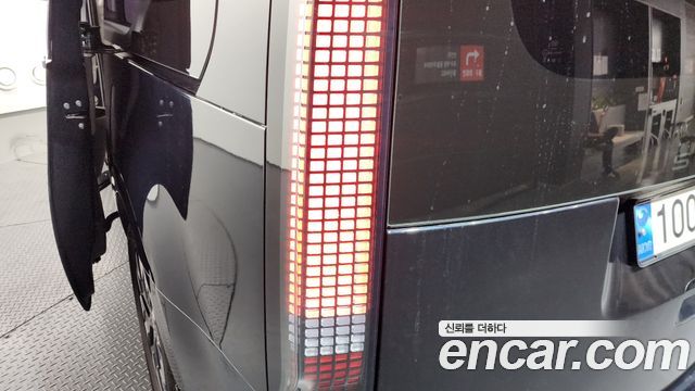 Hyundai Staria 2022 — photo 9