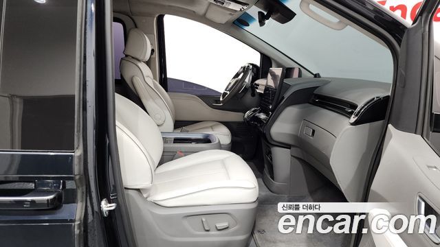 Hyundai Staria 2022 — photo 16