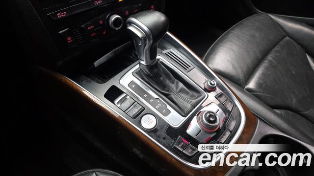 Audi Q5 2015 — photo 9