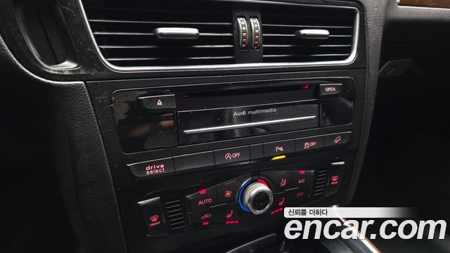 Audi Q5 2015 — photo 16