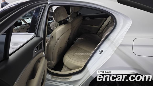 Genesis G70 2021 — photo 11
