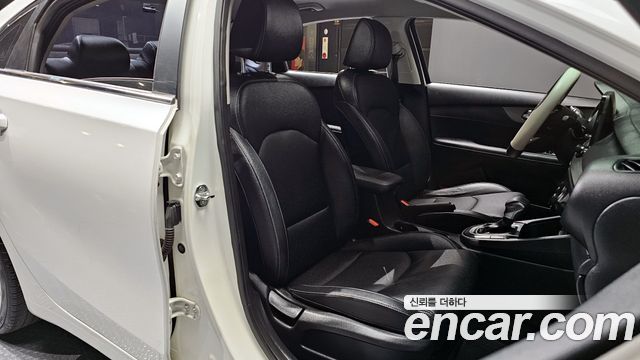Kia K3 2019 — photo 11