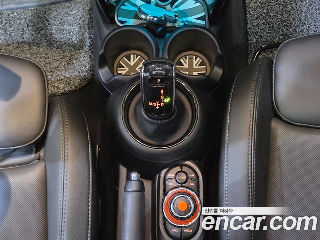 Mini Cooper 2020 — photo 13