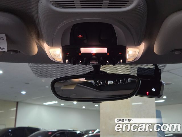 Mini Cooper 2020 — photo 16