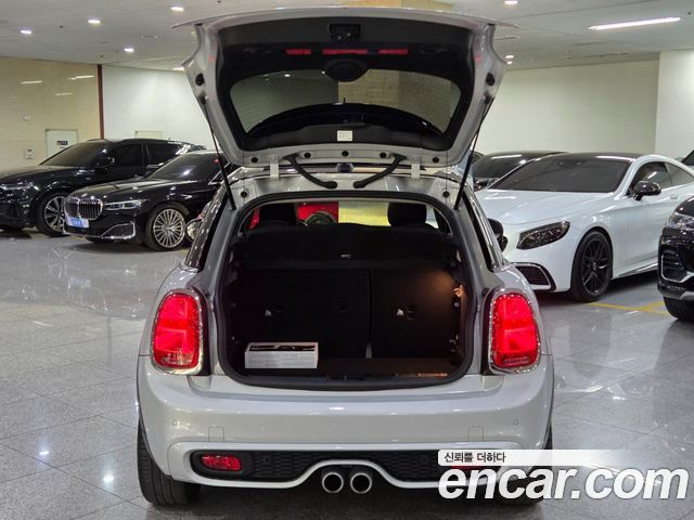 Mini Cooper 2020 — photo 19