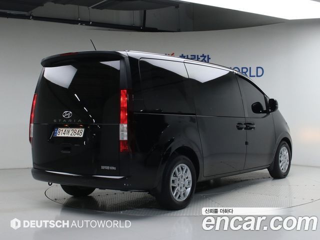 Hyundai Staria 2022 — photo 2