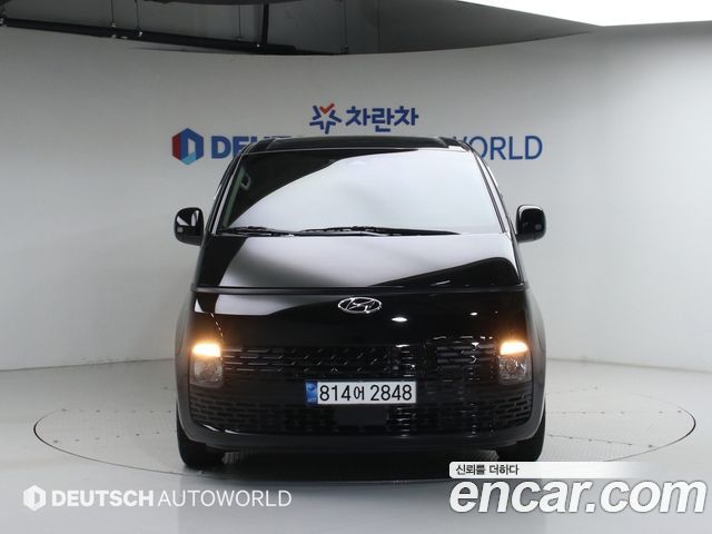 Hyundai Staria 2022 — photo 3