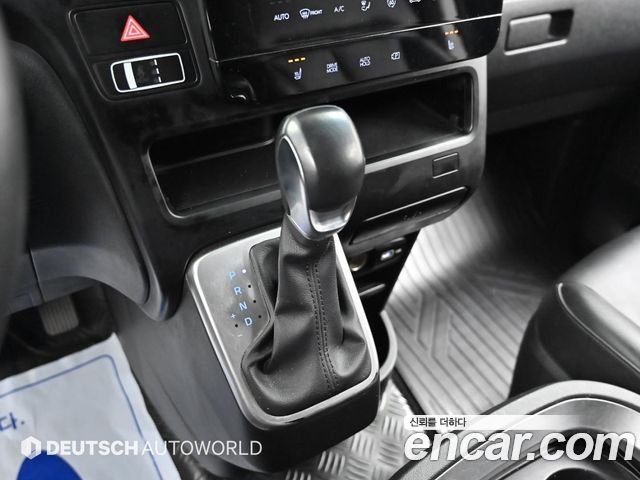 Hyundai Staria 2022 — photo 9