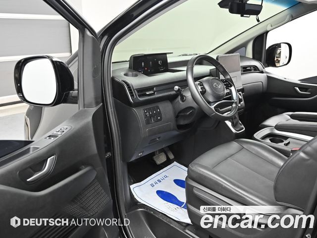 Hyundai Staria 2022 — photo 11
