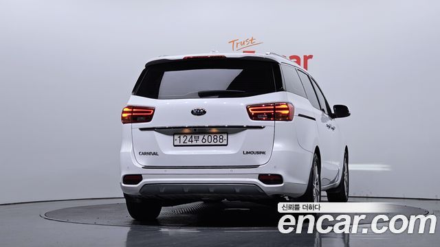 Kia Canival 2019 — photo 4
