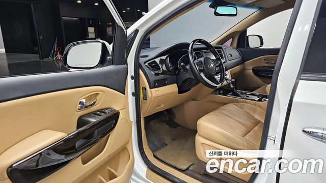 Kia Canival 2019 — photo 10