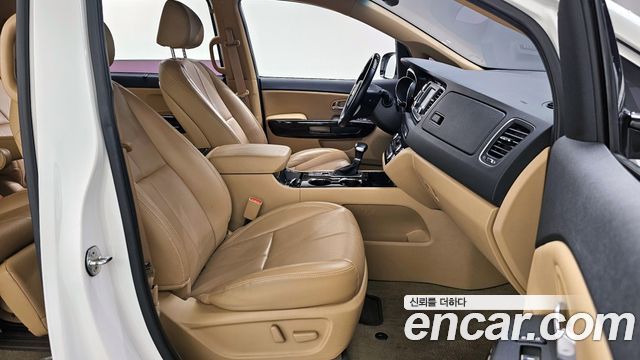 Kia Canival 2019 — photo 11