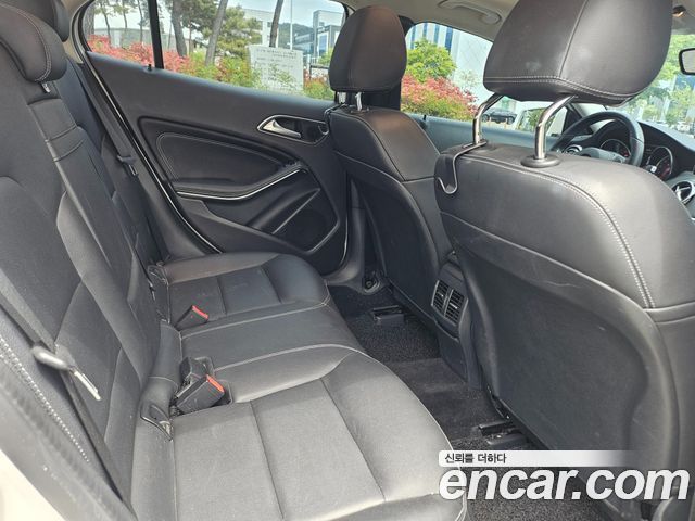 Mercedes-Benz GLA-Class 2019 — photo 9