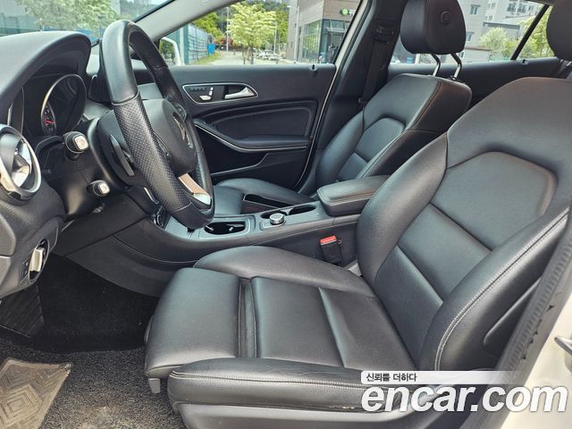 Mercedes-Benz GLA-Class 2019 — photo 13