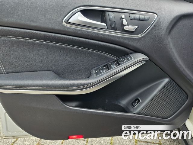 Mercedes-Benz GLA-Class 2019 — photo 14