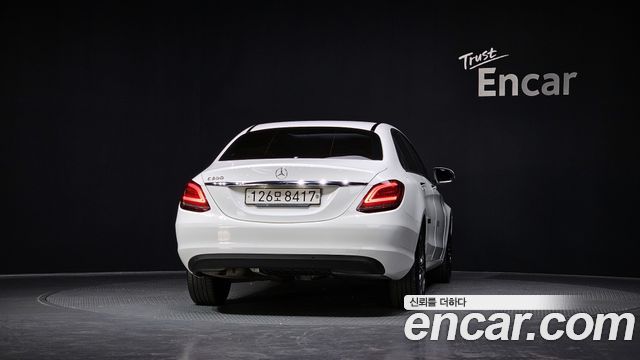 Mercedes-Benz C-Class 2020 — photo 4