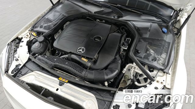 Mercedes-Benz C-Class 2020 — photo 6