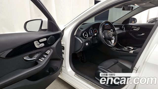 Mercedes-Benz C-Class 2020 — photo 13