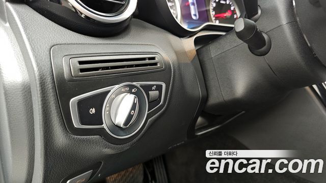 Mercedes-Benz C-Class 2020 — photo 24