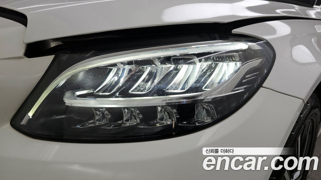 Mercedes-Benz C-Class 2020 — photo 8