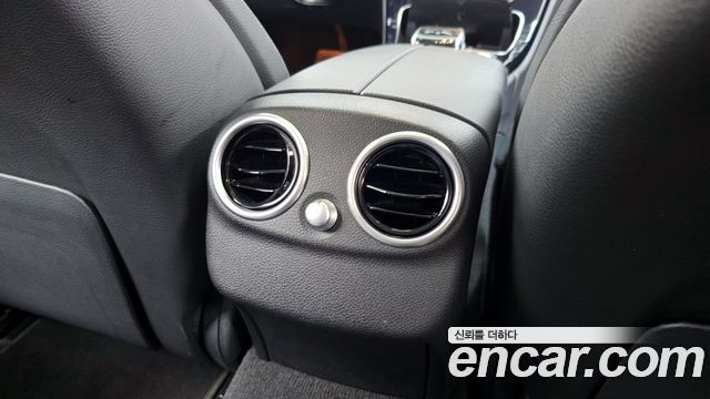 Mercedes-Benz C-Class 2020 — photo 16