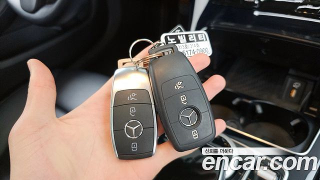 Mercedes-Benz C-Class 2020 — photo 27
