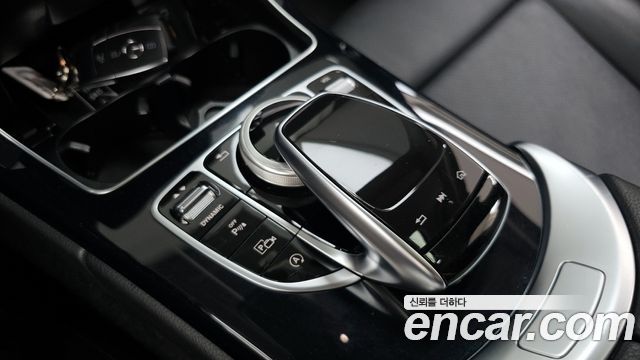 Mercedes-Benz C-Class 2020 — photo 29