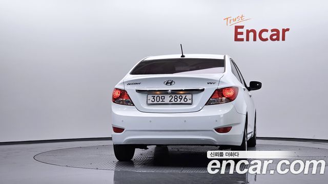 Hyundai Accent 2012 — photo 4