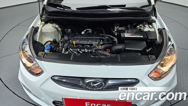 Hyundai Accent 2012 — photo 6