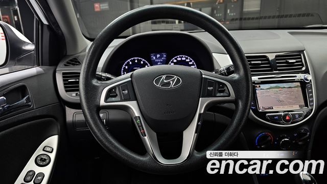 Hyundai Accent 2012 — photo 13